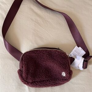 Everywhere Belt Bag Large 2L Fleece